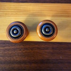 Cabinetry knobs